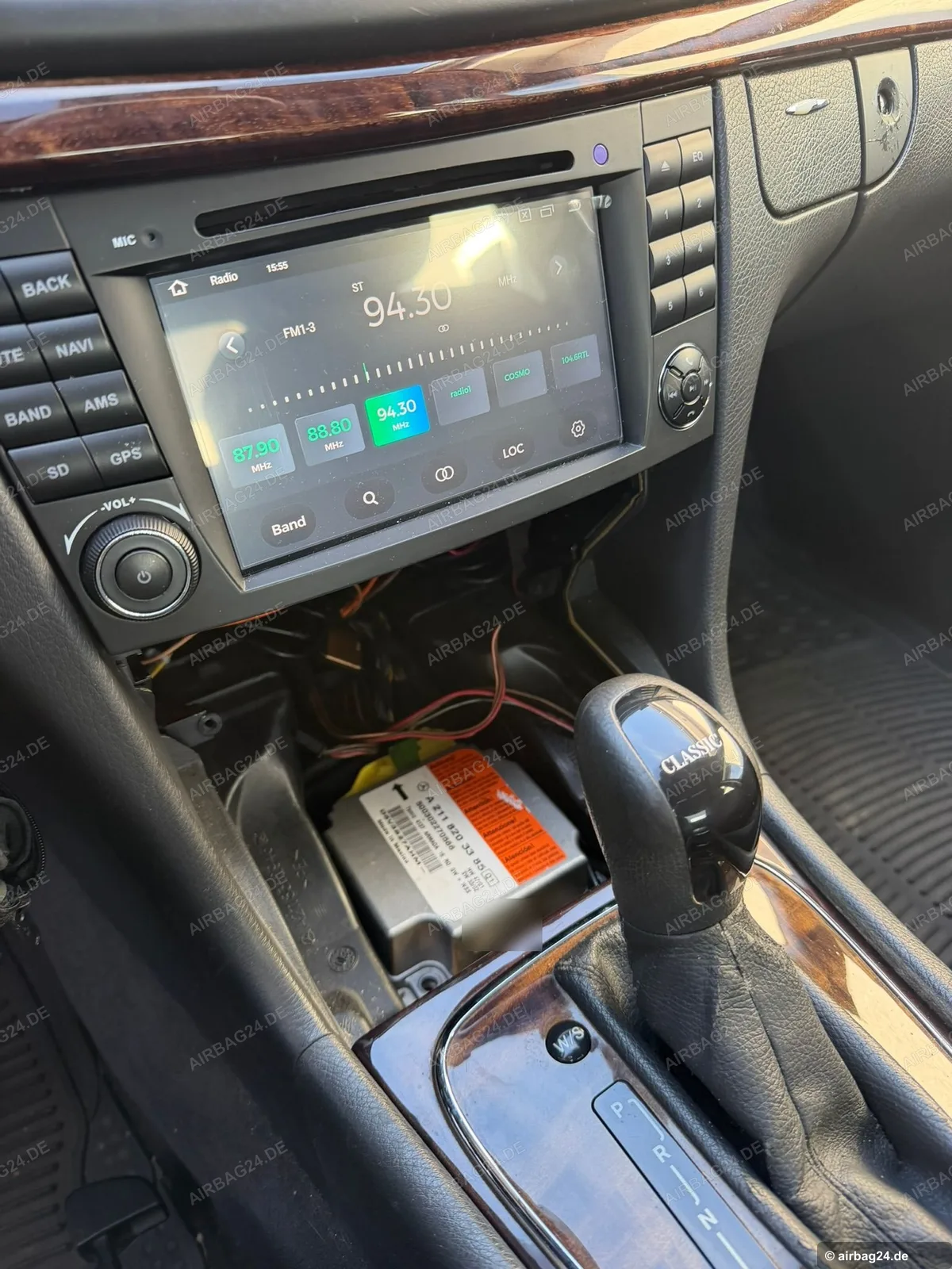 Photo de l'emplacement de montage du calculateur d'airbag